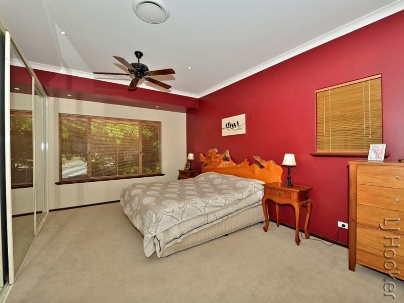 1 Heywood Court, Halls Head WA 6210