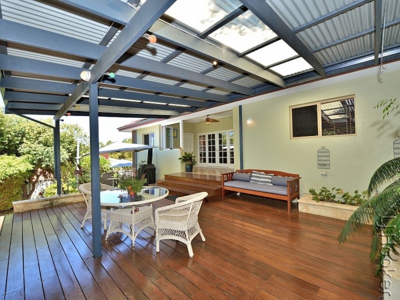 1 Heywood Court, Halls Head WA 6210