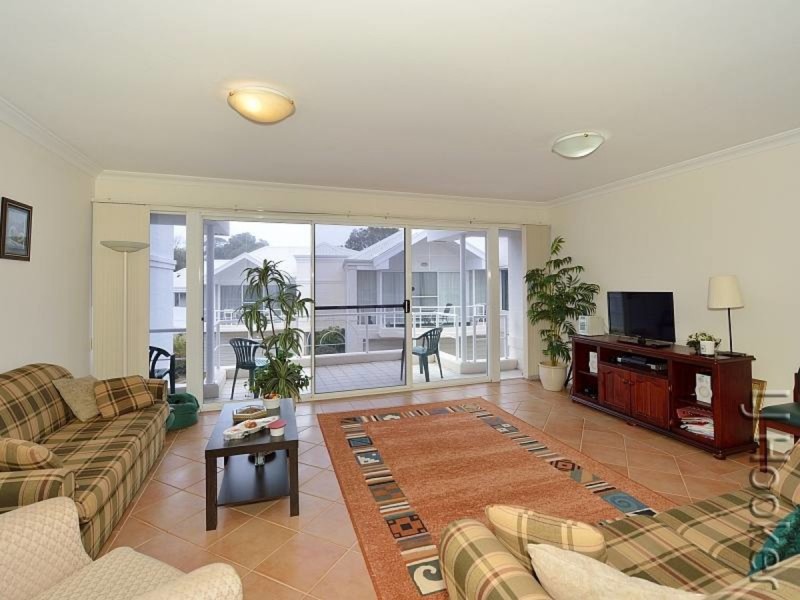 8/3 Leslie Street, Dudley Park WA 6210