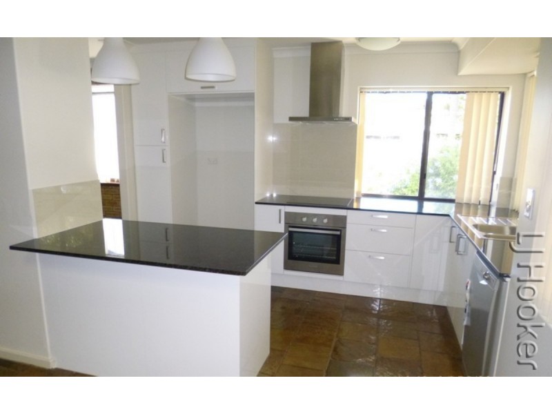 35 Elderberry Circle, Halls Head WA 6210