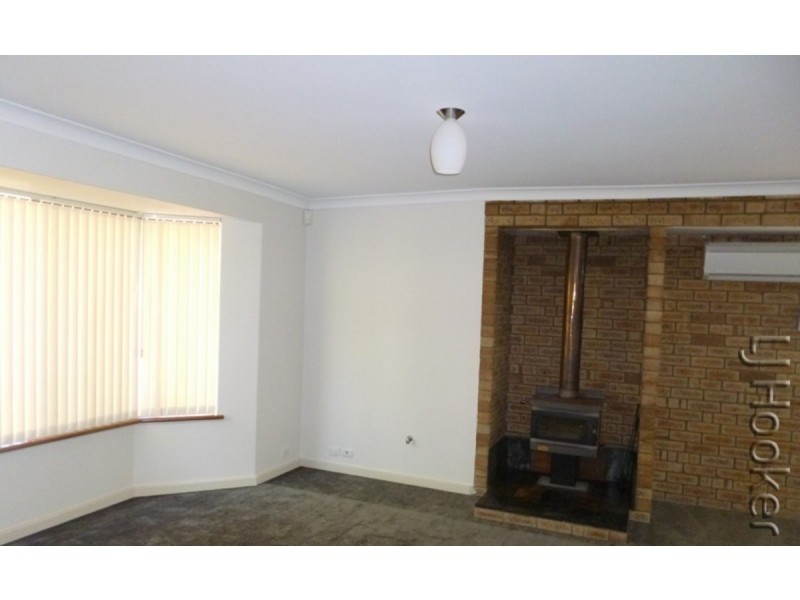 35 Elderberry Circle, Halls Head WA 6210