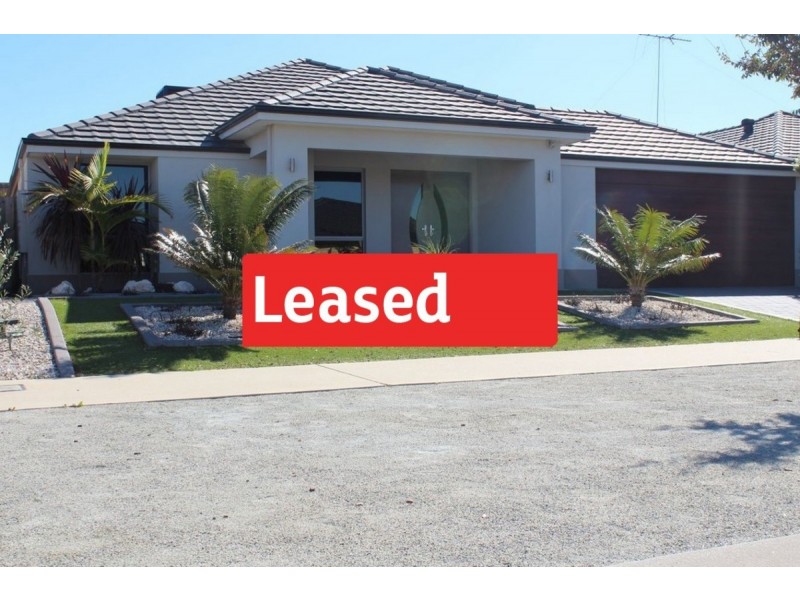 350 Peelwood Parade, Halls Head WA 6210