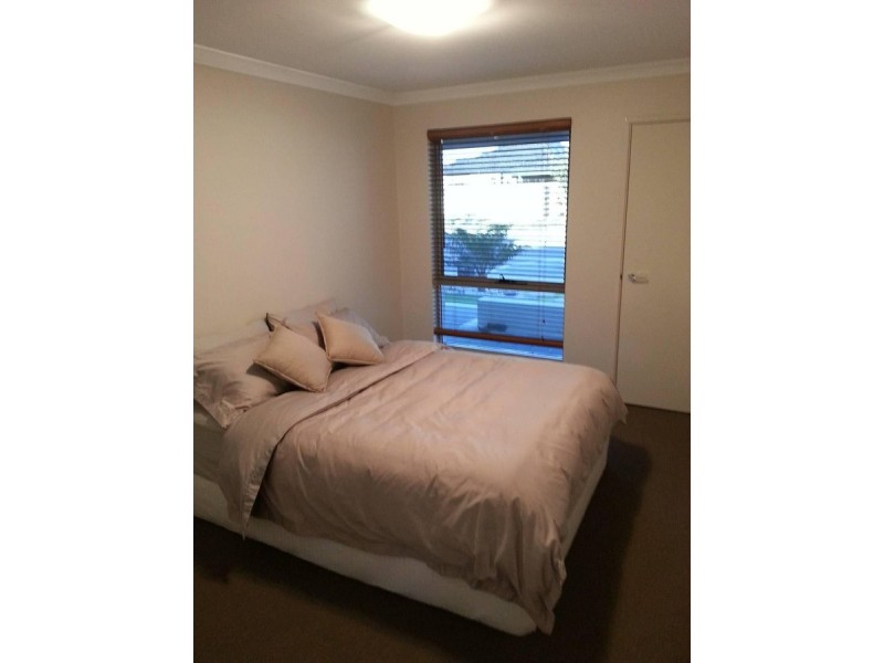 350 Peelwood Parade, Halls Head WA 6210