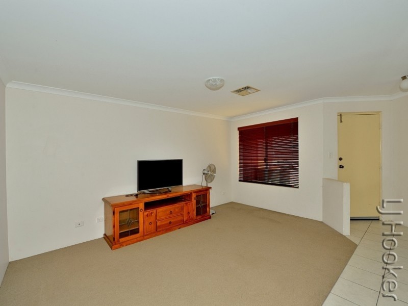 17 Rayner Promenade, Lakelands WA 6180