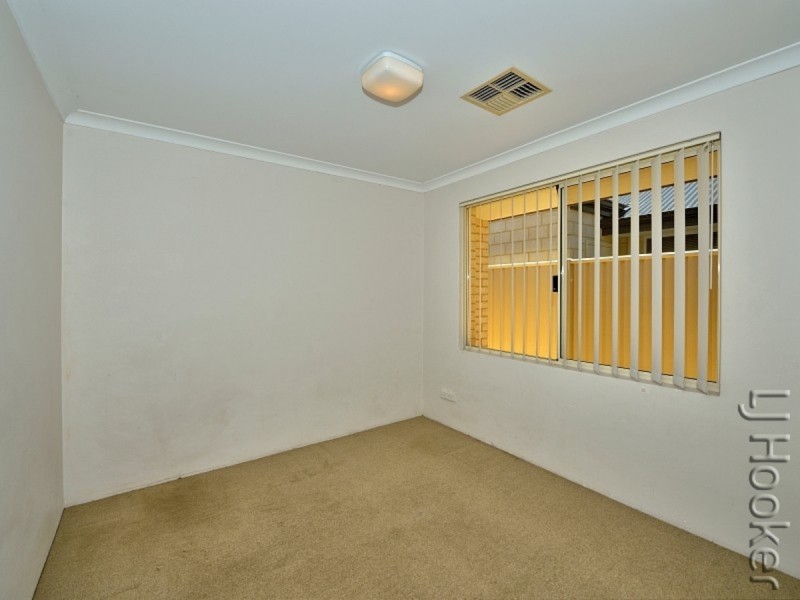 17 Rayner Promenade, Lakelands WA 6180