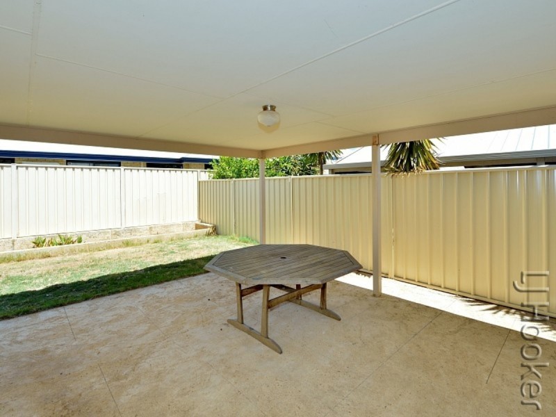 17 Rayner Promenade, Lakelands WA 6180