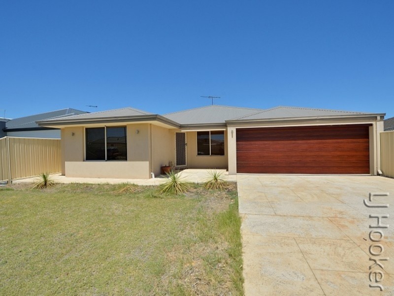 17 Rayner Promenade, Lakelands WA 6180