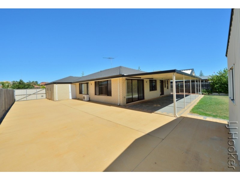 182 Peelwood Parade, Halls Head WA 6210