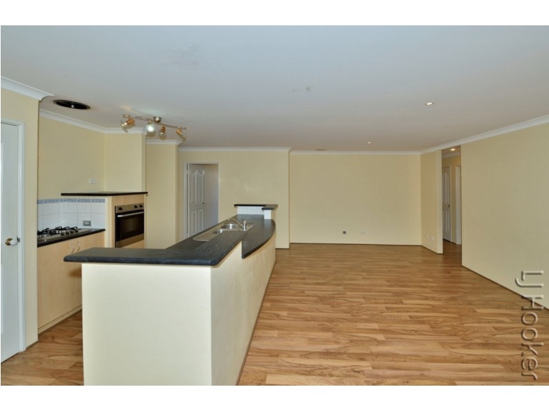 182 Peelwood Parade, Halls Head WA 6210