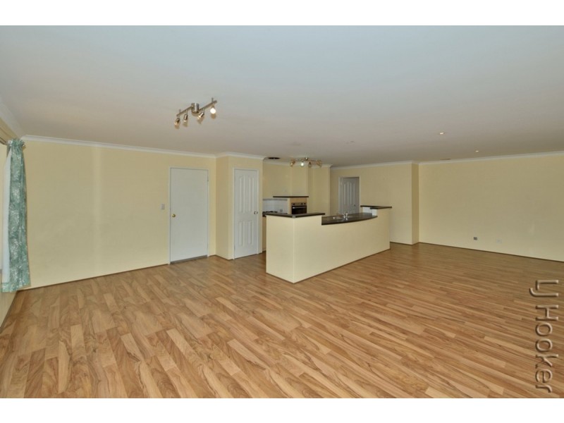 182 Peelwood Parade, Halls Head WA 6210