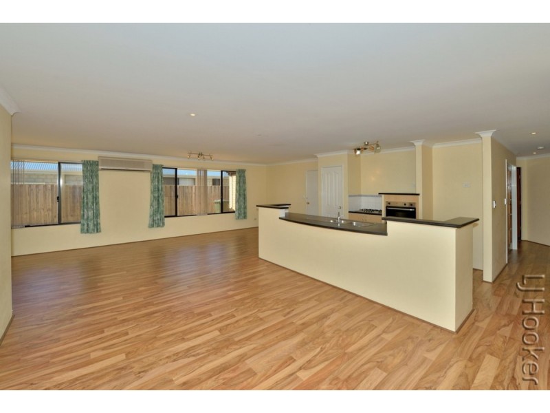 182 Peelwood Parade, Halls Head WA 6210