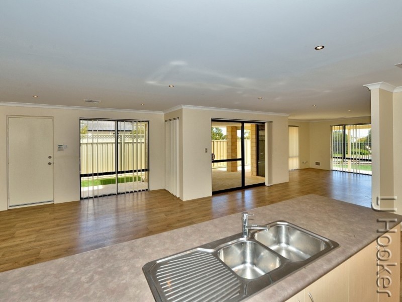 48 Cawana Parkway, Lakelands WA 6180