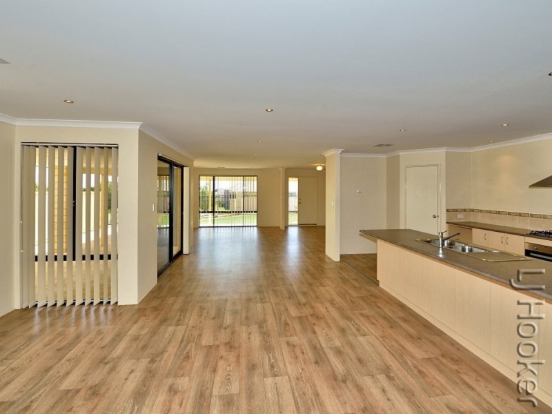 48 Cawana Parkway, Lakelands WA 6180