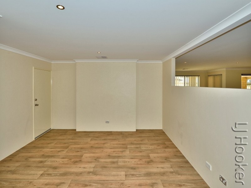 48 Cawana Parkway, Lakelands WA 6180