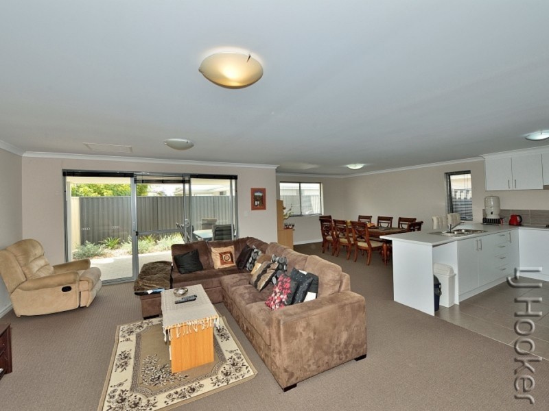 10 Stirling Grove, Mandurah WA 6210