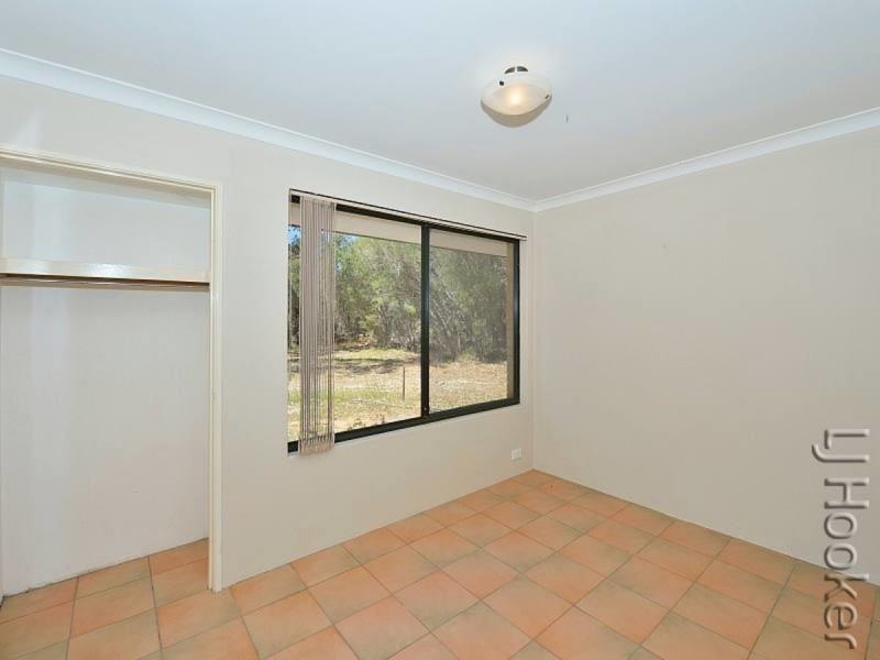 24 Davis Road, Barragup WA 6209