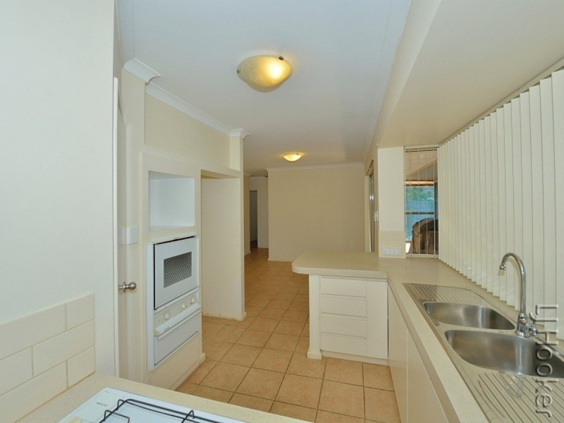 1/5 Reynolds Avenue, Greenfields WA 6210