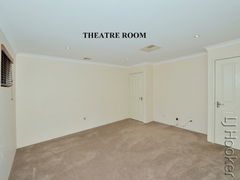 6 Santalum Circus, Halls Head WA 6210
