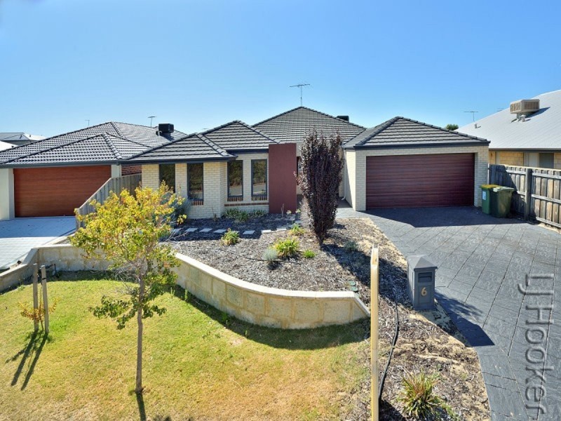6 Santalum Circus, Halls Head WA 6210
