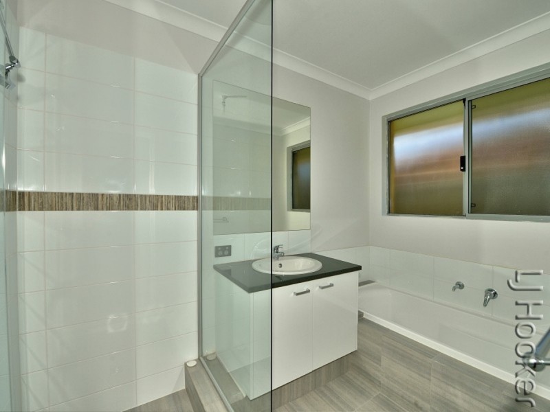 13 Crimson Road, Karnup WA 6176