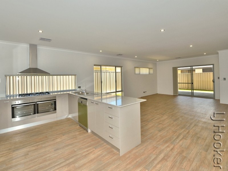 13 Crimson Road, Karnup WA 6176