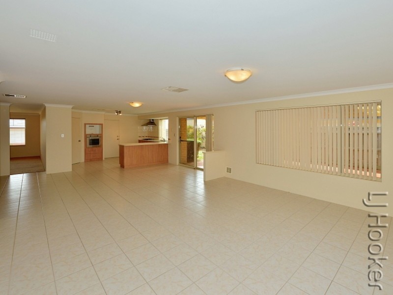 41 Waratah Circle, Halls Head WA 6210