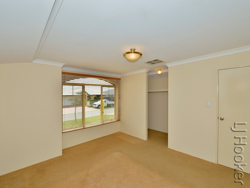 41 Waratah Circle, Halls Head WA 6210