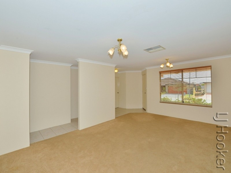 41 Waratah Circle, Halls Head WA 6210