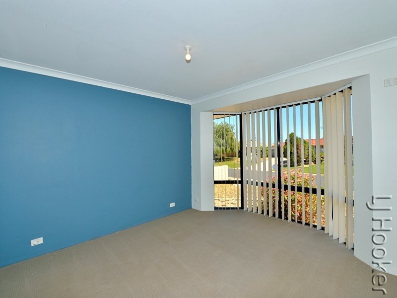 22 Tamarisk Drive, Halls Head WA 6210