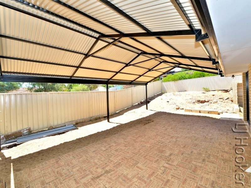 22 Tamarisk Drive, Halls Head WA 6210