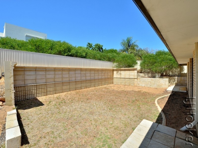 22 Tamarisk Drive, Halls Head WA 6210