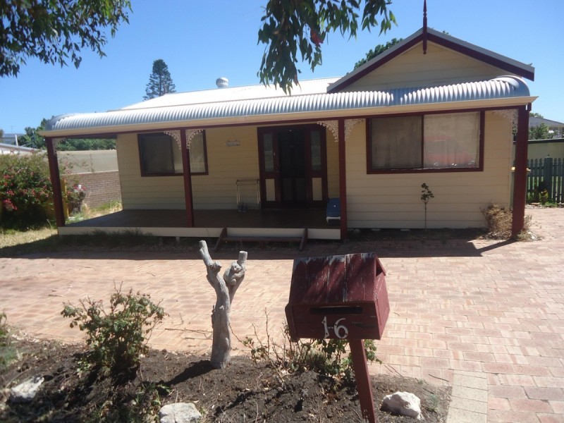 16 Oversby Street, Halls Head WA 6210
