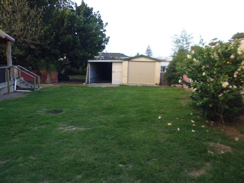 16 Oversby Street, Halls Head WA 6210