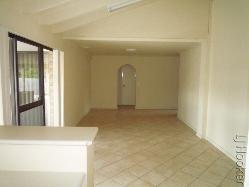 54 Peelwood Parade, Halls Head WA 6210