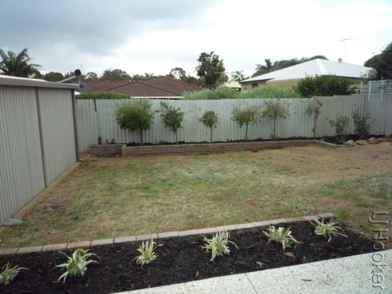54 Peelwood Parade, Halls Head WA 6210