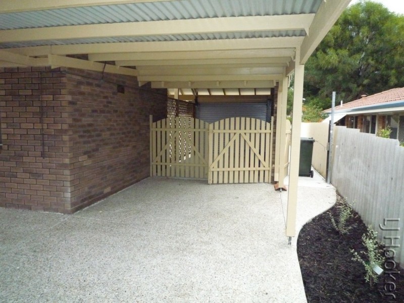 54 Peelwood Parade, Halls Head WA 6210