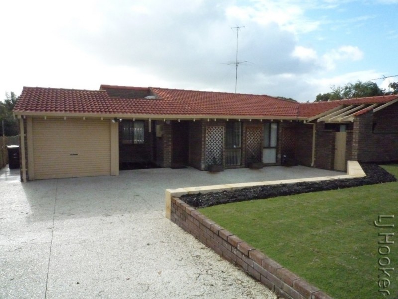 54 Peelwood Parade, Halls Head WA 6210