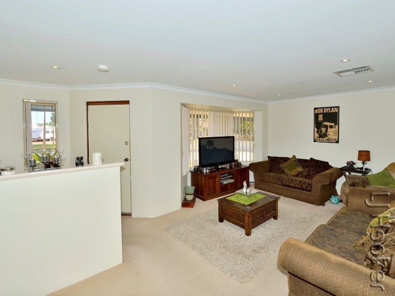 15 Rousham Crescent, Erskine WA 6210