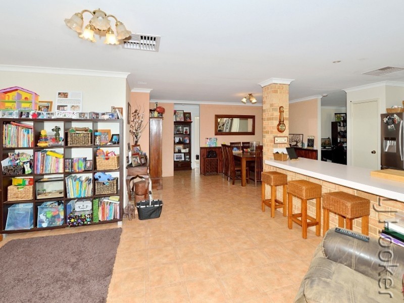 15 Rousham Crescent, Erskine WA 6210