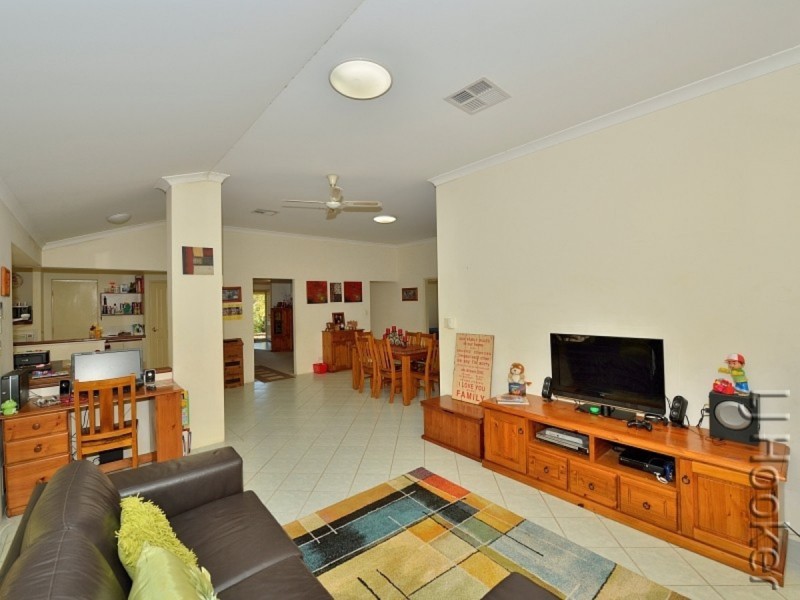 4 Waterston Place, Erskine WA 6210