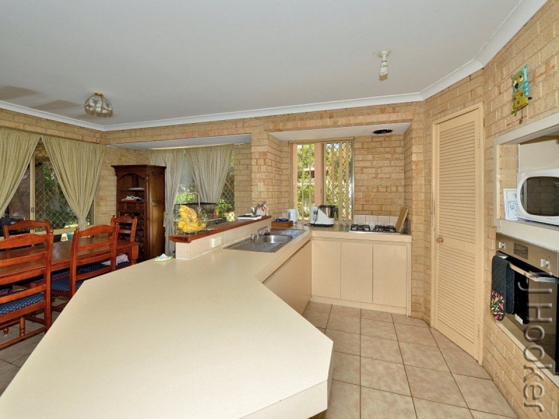 18 Magnolia Rise, Halls Head WA 6210