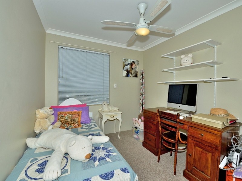 18 Magnolia Rise, Halls Head WA 6210