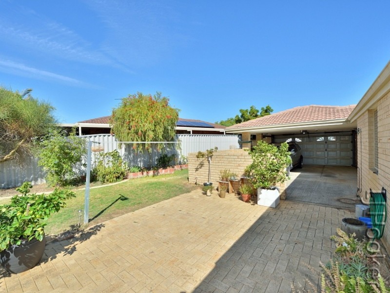 18 Magnolia Rise, Halls Head WA 6210