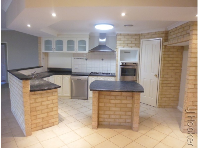 24 Montego Way, Halls Head WA 6210