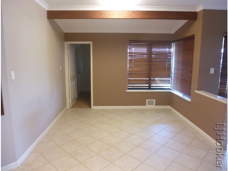24 Montego Way, Halls Head WA 6210