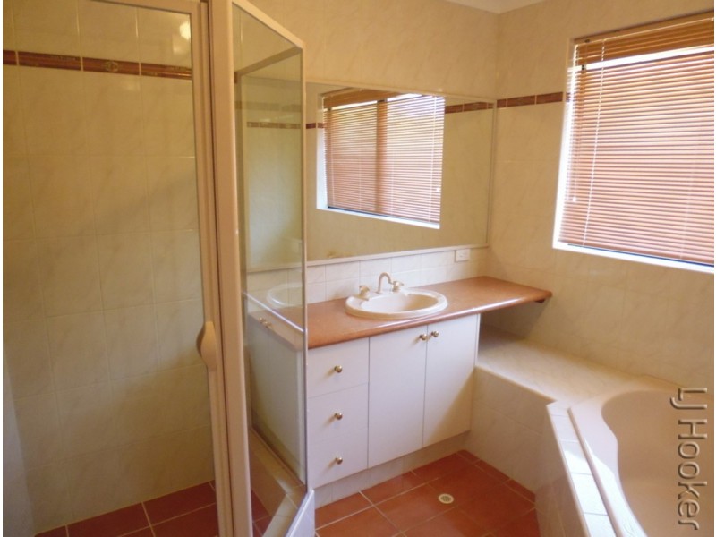 24 Montego Way, Halls Head WA 6210