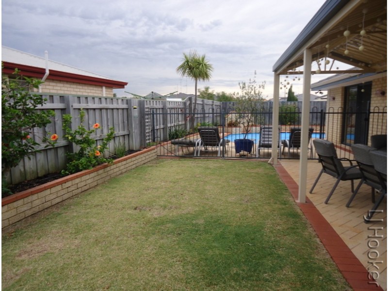 24 Montego Way, Halls Head WA 6210