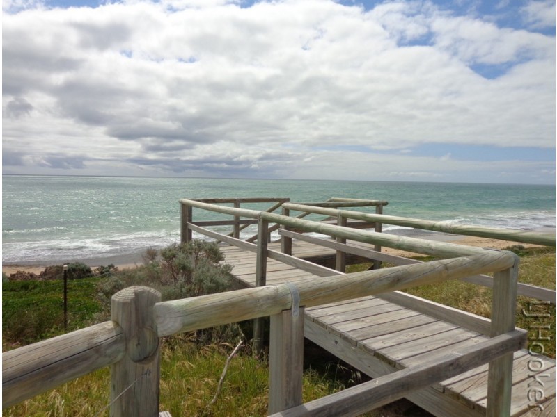 24 Montego Way, Halls Head WA 6210