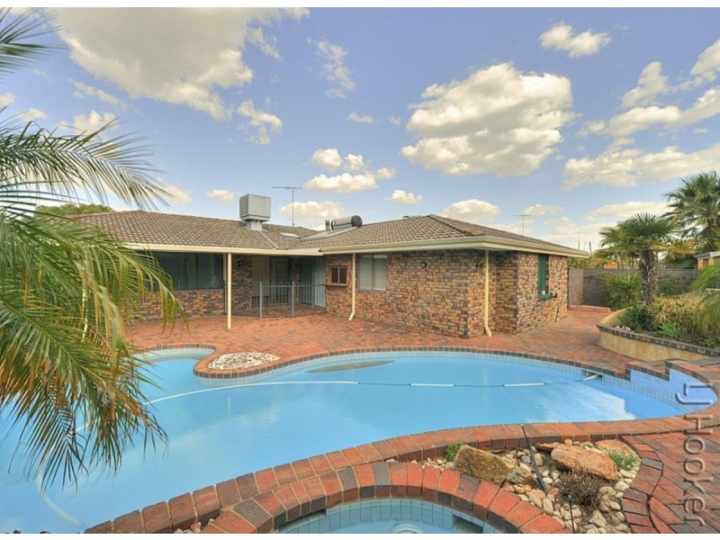 66 Mclarty Road, Halls Head WA 6210