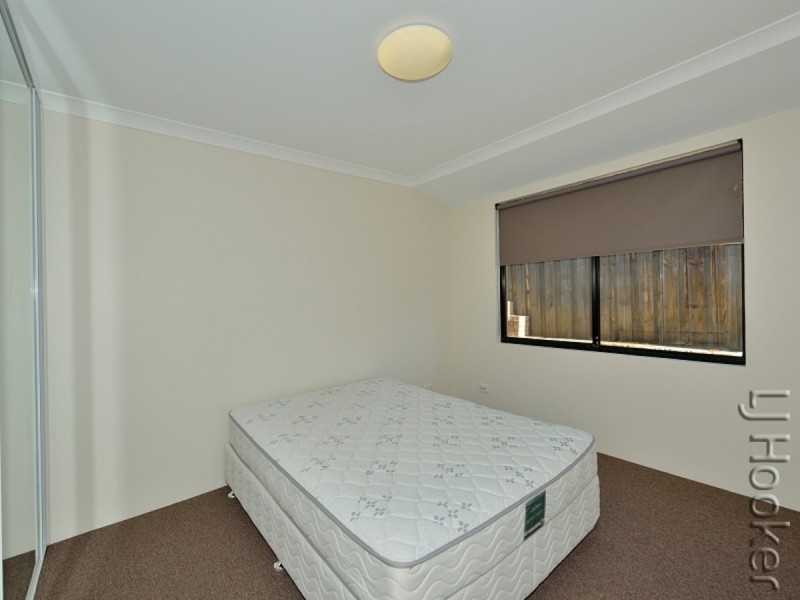 4 Waxflower Vista, Halls Head WA 6210